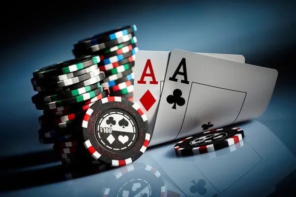 Three Card Poker hand rankings and betting options displayed on ibox4d login